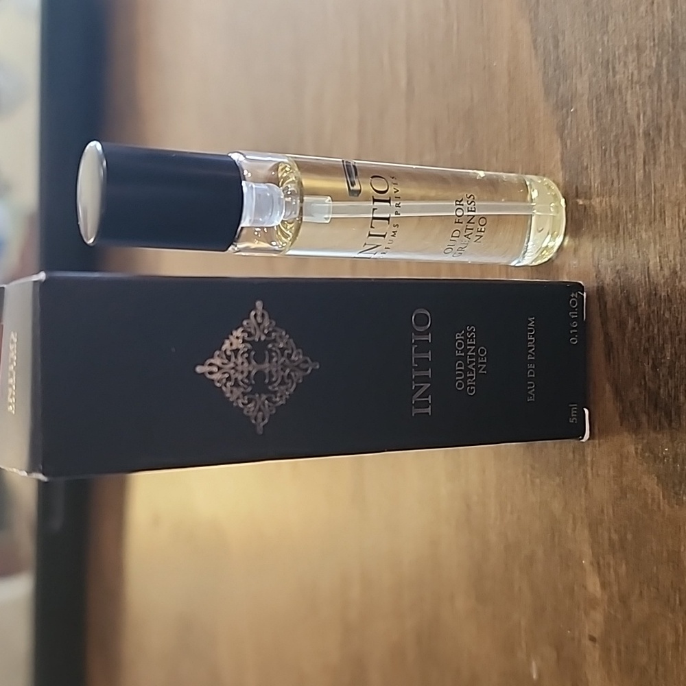 Initio Oud For Greatness Neo Travel - Picture 2 of 3